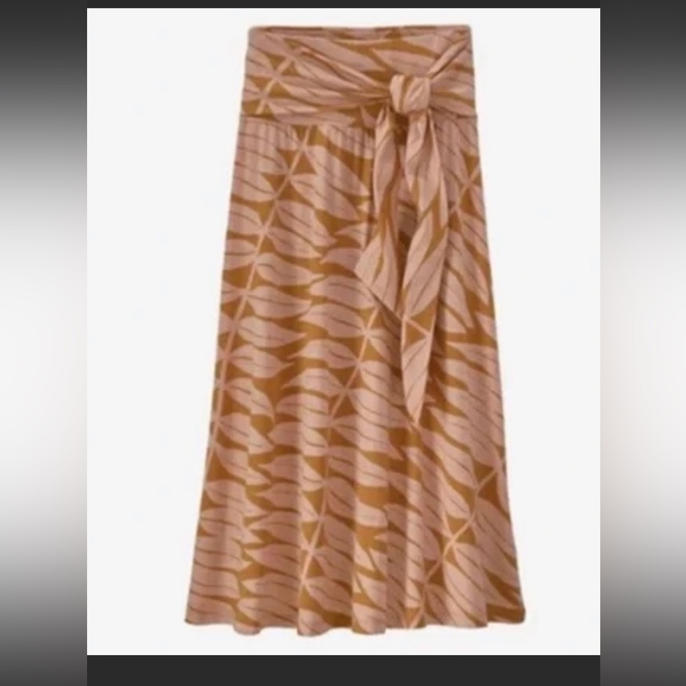 Patagonia convertible skirt dress in a beautiful eucalyptus fond print